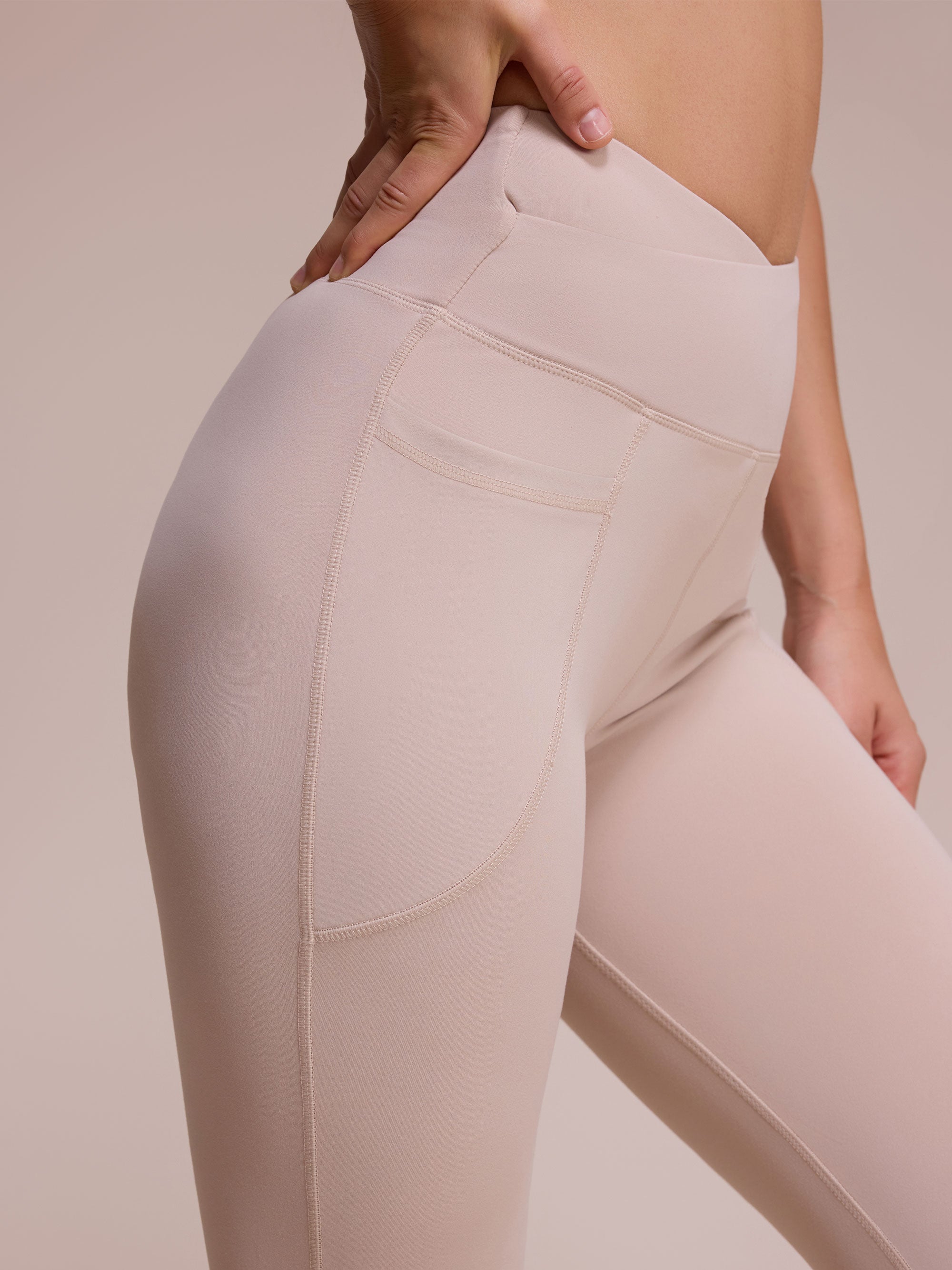SHOWITTY Flare Leggings with Pockets for Women – High Waist, Sweat-Wicking, Quick-Dry Yoga Pants with Sculpting Fit